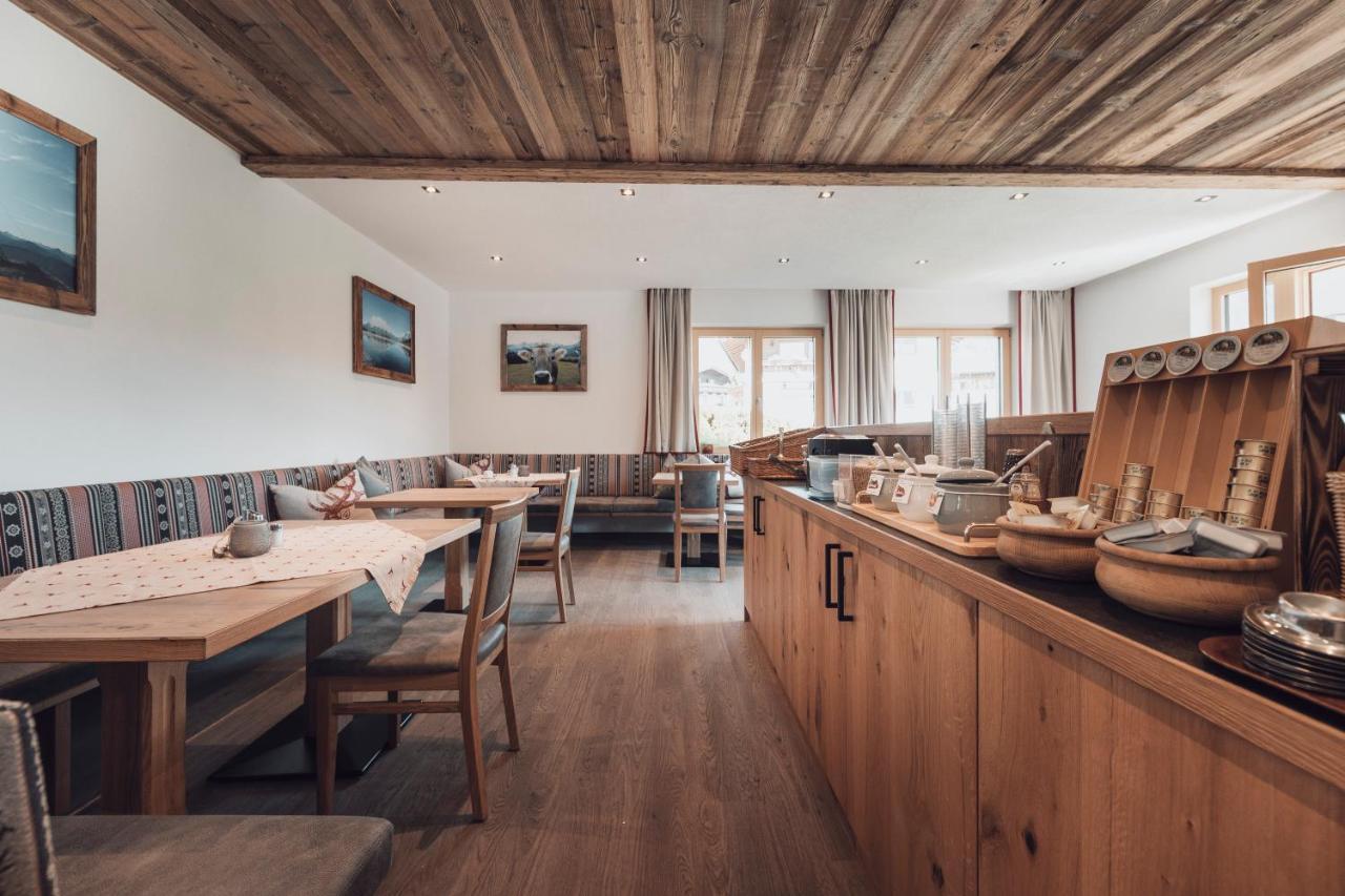 Alpenhof Hotel แลร์มอส ภายนอก รูปภาพ