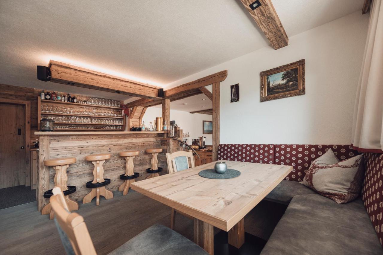 Alpenhof Hotel แลร์มอส ภายนอก รูปภาพ