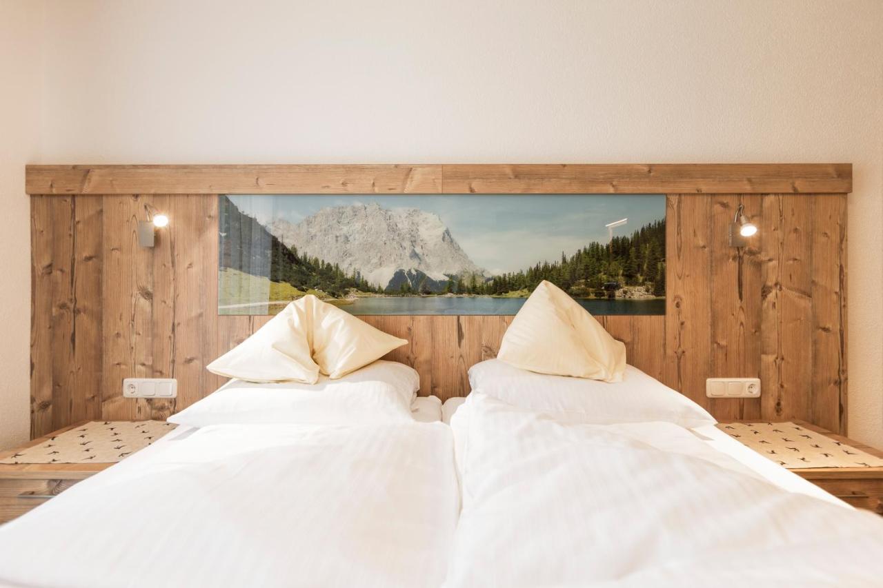 Alpenhof Hotel แลร์มอส ภายนอก รูปภาพ