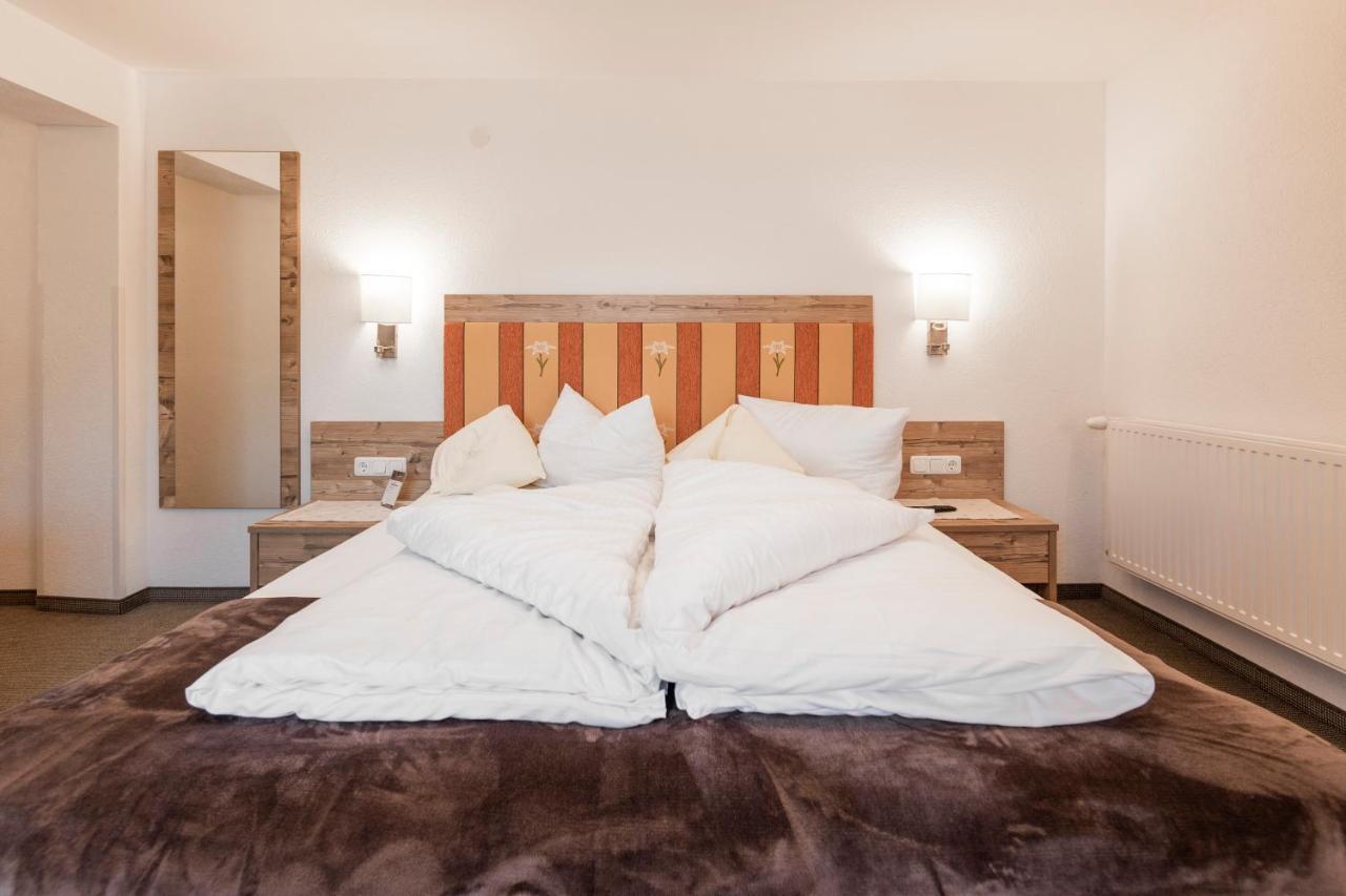 Alpenhof Hotel แลร์มอส ภายนอก รูปภาพ